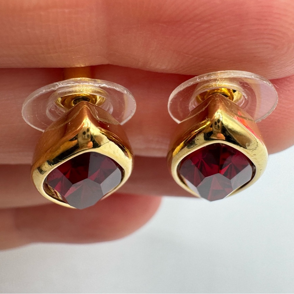 Vintage Red Navette Rhinestone Stud Earrings Gold Tone Bezel Valentine Signed - Picture 5 of 11